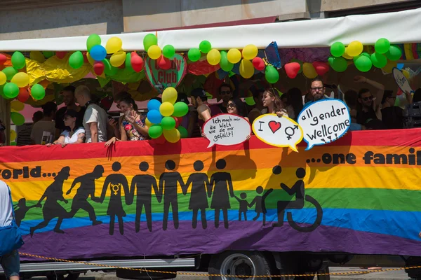 Christopher Street Day - otobüs geçit