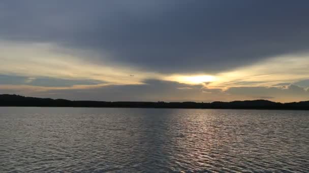 Sonnenuntergang und Flüsse — Stockvideo