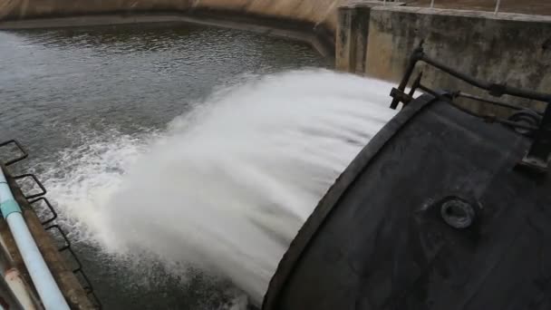 Sluice dam — Stock Video