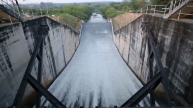 Rezervuar Dokkrai Tayland at