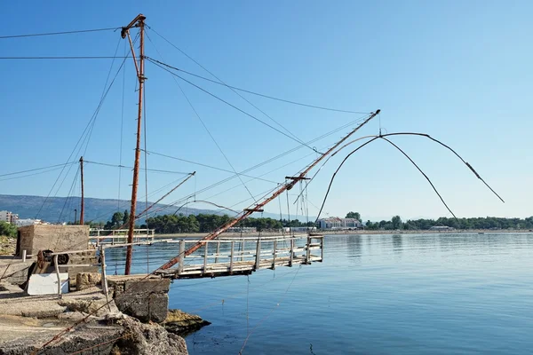 Máquina de pesca velha em Port Milena, Montenegro — Fotografia de Stock