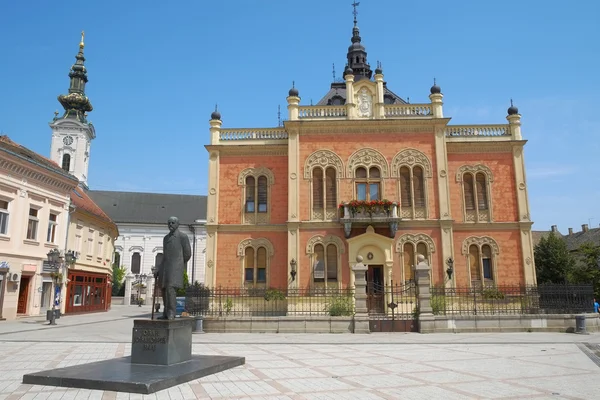 Architecture And Statue In Novi Sad, Serbia — Stock Photo, Image