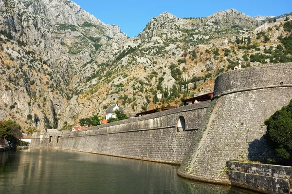 Fortificación del casco antiguo de Kotor, Montenegro — Foto de Stock