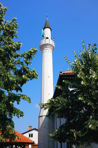 Minarete branco em Prijepolje, Sérvia — Fotografia de Stock