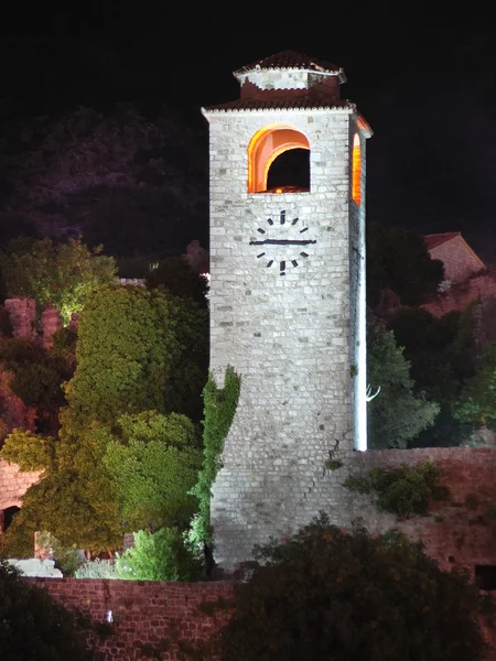 Torre del reloj en el bar Stari por la noche —  Fotos de Stock