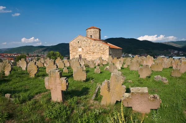 Historical cemetery and 9th century Serbian Orthodox Church of Holy Apostles St. Peter and St. Paul, Novi Pazar — Stock Photo, Image