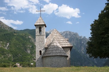 Theth Vadisi, Arnavutluk Katolik Kilisesi 