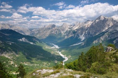 Yüksek görünüm Valbona Vadisi, Arnavutluk
