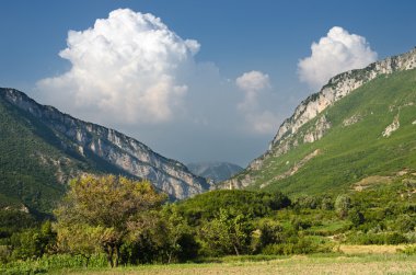 Erzen Kanyon Nehri, Pellumbas - Arnavutluk