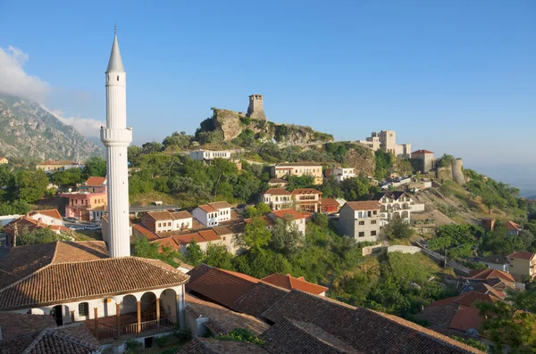 Kruja byn och Skanderbeg Castle, Albanien — Stockfoto