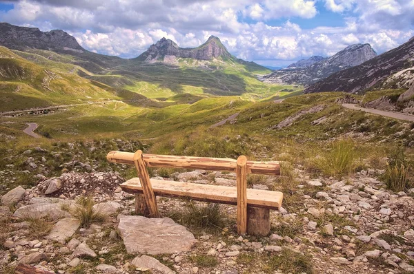 Banco em Durmitor National Park, Montenegro — Fotografia de Stock