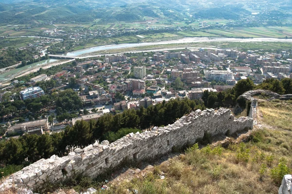 Village de Berat et rivière Osum, Albanie — Photo