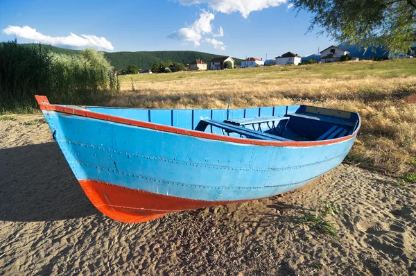 Gölü tekne — Stok fotoğraf