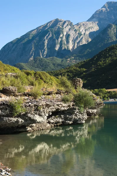 Paisaje de montaña en Albania — Foto de Stock