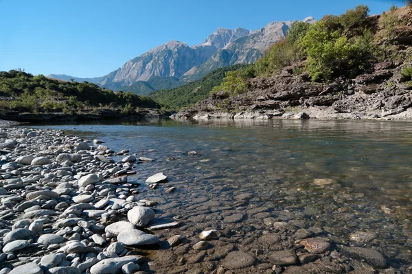 Desfiladeiro do rio em Albania — Fotografia de Stock