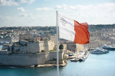 Malta bayrağı üst Barrakka bahçeleri Valletta uçuyor