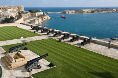 pil ve büyük liman, valletta, malta selamlayan 