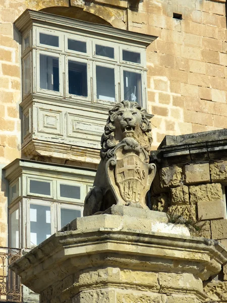 Symbole Lion De La Valette et Balcons Traditionnels, Malte — Photo