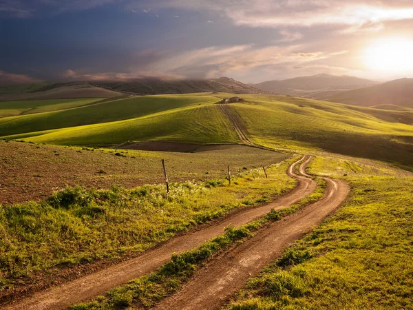 Paesaggio rurale al tramonto — Foto Stock