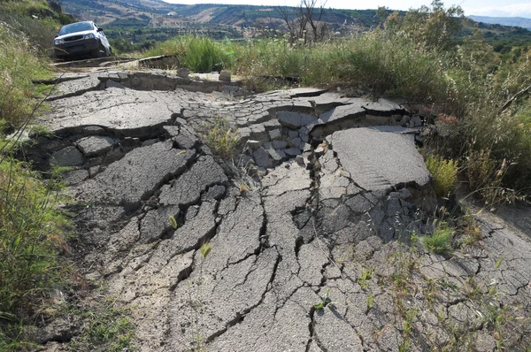 Broken Road — Stock Photo, Image