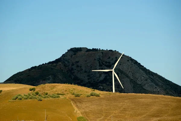 Single wind turbine in rural area — Stock Photo, Image