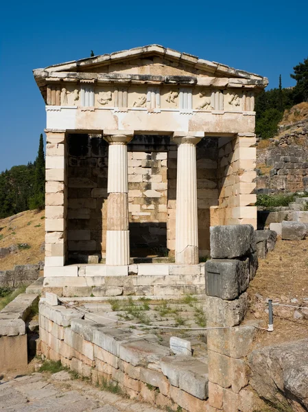 Treasury of the Athenians in Delphi — 图库照片