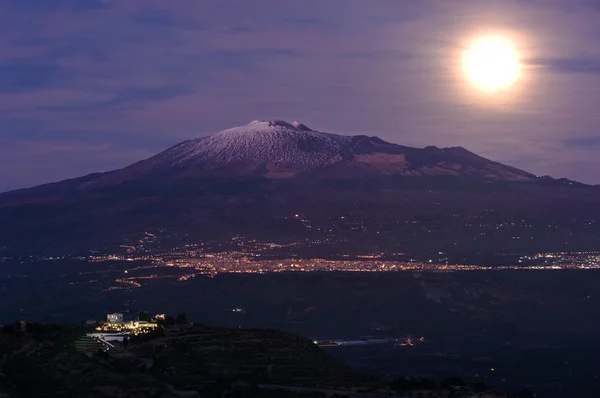 Moonrise Etna — 图库照片