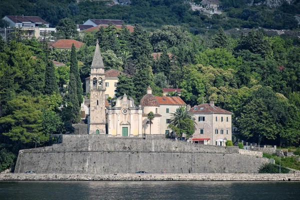 Chiesa di San Matteo nella baia di Kotor, Montenegro — Foto Stock