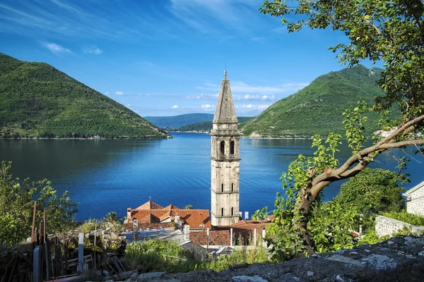 Perast dorp en baai van Kotor, Montenegro — Stockfoto