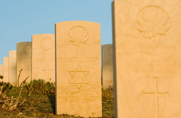 Řada náhrobek ve válce hřbitov Stock Snímky