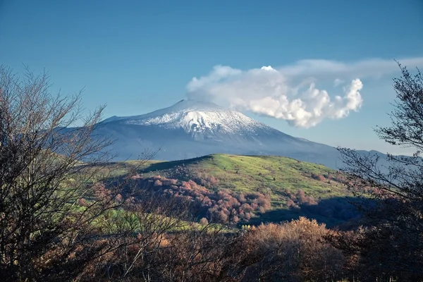 Nebrodi 공원, 시 실리에서 Etna 화산 — 스톡 사진