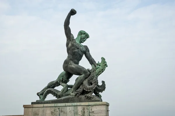 Статуя у Цитадели Геллерт в Будапеште 02 — стоковое фото