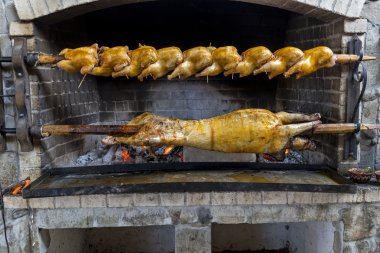 Domuz ve Tavuk Barbekü