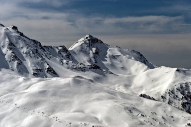 Risoul Fransa kayak merkezi dağ kayakçıları
