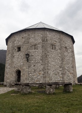 Travnik 10 numaralı binadaki Ortaçağ güçlendirilmiş