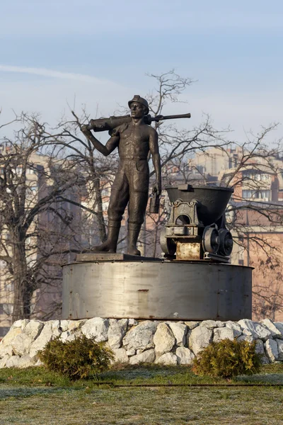 Bor, Sérvia - 08 de dezembro de 2015: Estátua do mineiro 2 — Fotografia de Stock