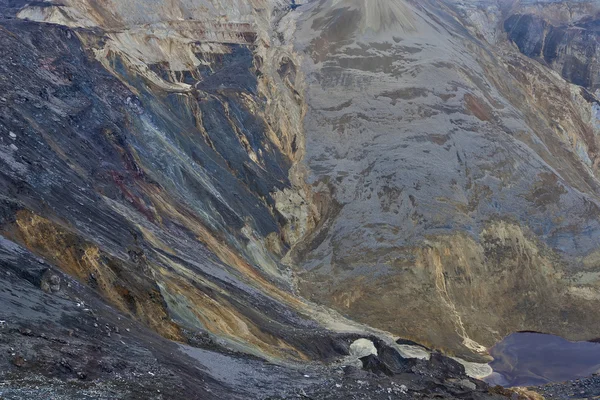 Terk edilmiş açık çukur 05