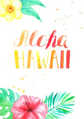 Aloha Hawaii harfleri. Üzerinde suluboya tropik çiçekler, yapraklar ve el yapımı tipografi olan bir kart şablonu. Parlak orman davetiye tasarımı yaz partisi kartı yapmak için mükemmel.