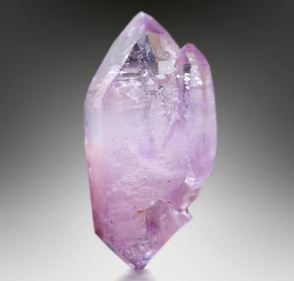 ametist örnek taş mineral jeoloji kaya kuvars mor