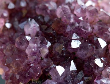 ametist mineral örnekleri taş değerli jeoloji kuvars kayaları