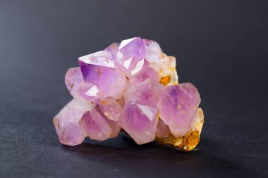 ametist mineral numunesi kristal kuvars taş numunesi