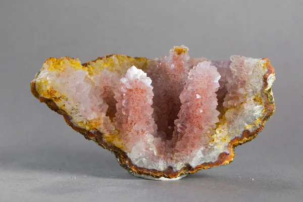 Amethyst Mineralprobe Kristall Quarz Edelsteinprobe — Stockfoto