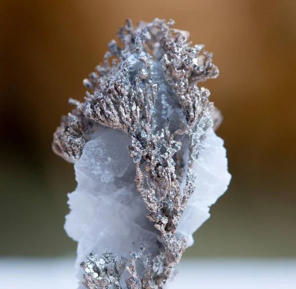 kristal mineral numunesi taş kuvars taşı jeolojisi 