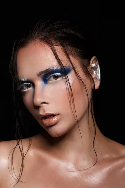 Modell med vacker konst make-up — Stockfoto