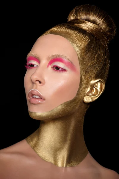 Modelo de moda jovem com arte make-up — Fotografia de Stock