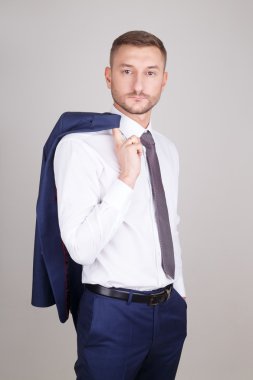 Kendine güvenen işadamı portresi