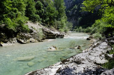 Kanyonun dibinde Verdon Kanyonu