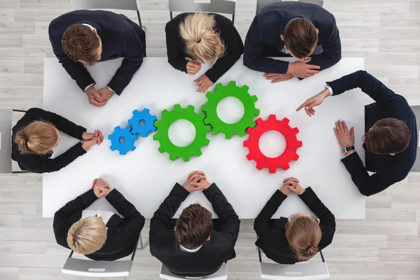 Trabalho em equipe com engrenagens de negócios — Fotografia de Stock