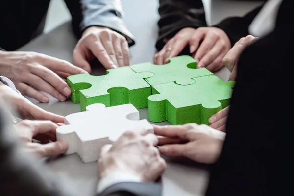 Montaj iş adamları bulmaca