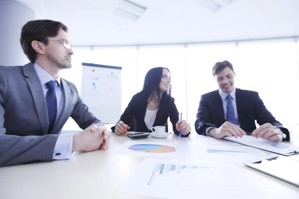 Zakenmensen op vergadering — Stockfoto